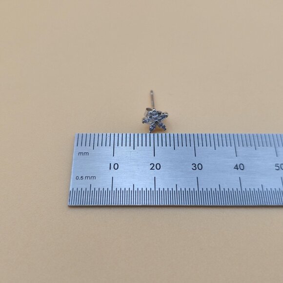 Sterling Silver Small Floral Cubic Zirconia Gem Stud Earrings A5771 - Picture 4 of 5